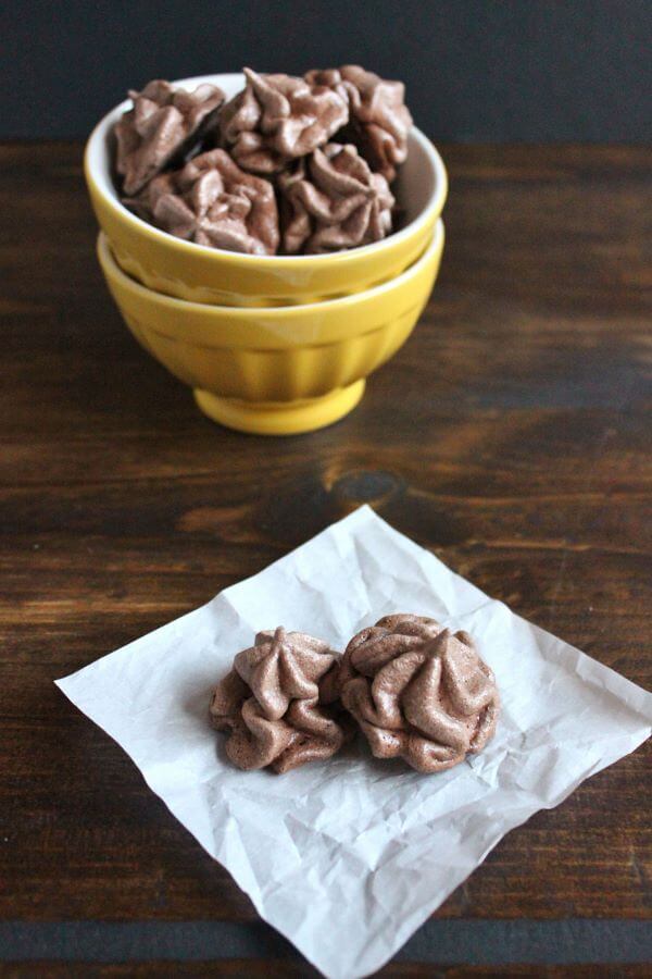 Chocolate Meringue Cookies | wildwildwhisk.com
