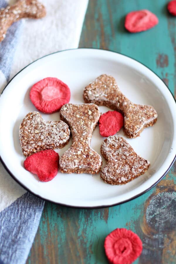 A plate of berry dog treats.