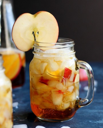 This Autumn Pimm’s Cup is the Fall version of the popular Summer Pimm’s cup cocktail. This easy light cocktail recipe is perfect for your holiday menu. | wildwildwhisk.com