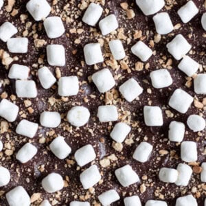 Dark Chocolate S&rsquo;mores Crack is an easy Graham cracker toffee recipe that you can whip up in just minutes. Enjoy this version of S'mores without having to light a camp fire! #SundaySupper | wildwildwhisk.com