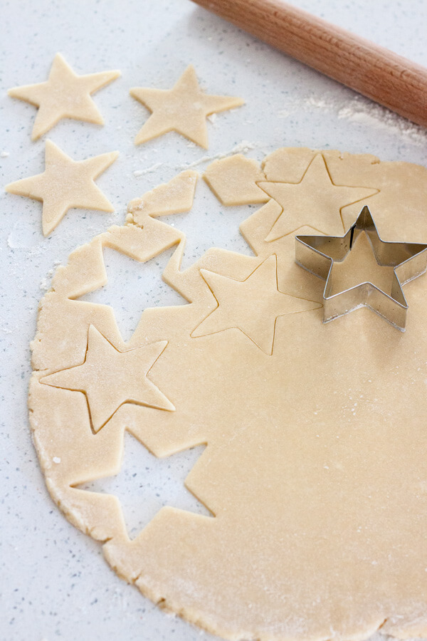 How to make Mixed Berry Pie star shape crust